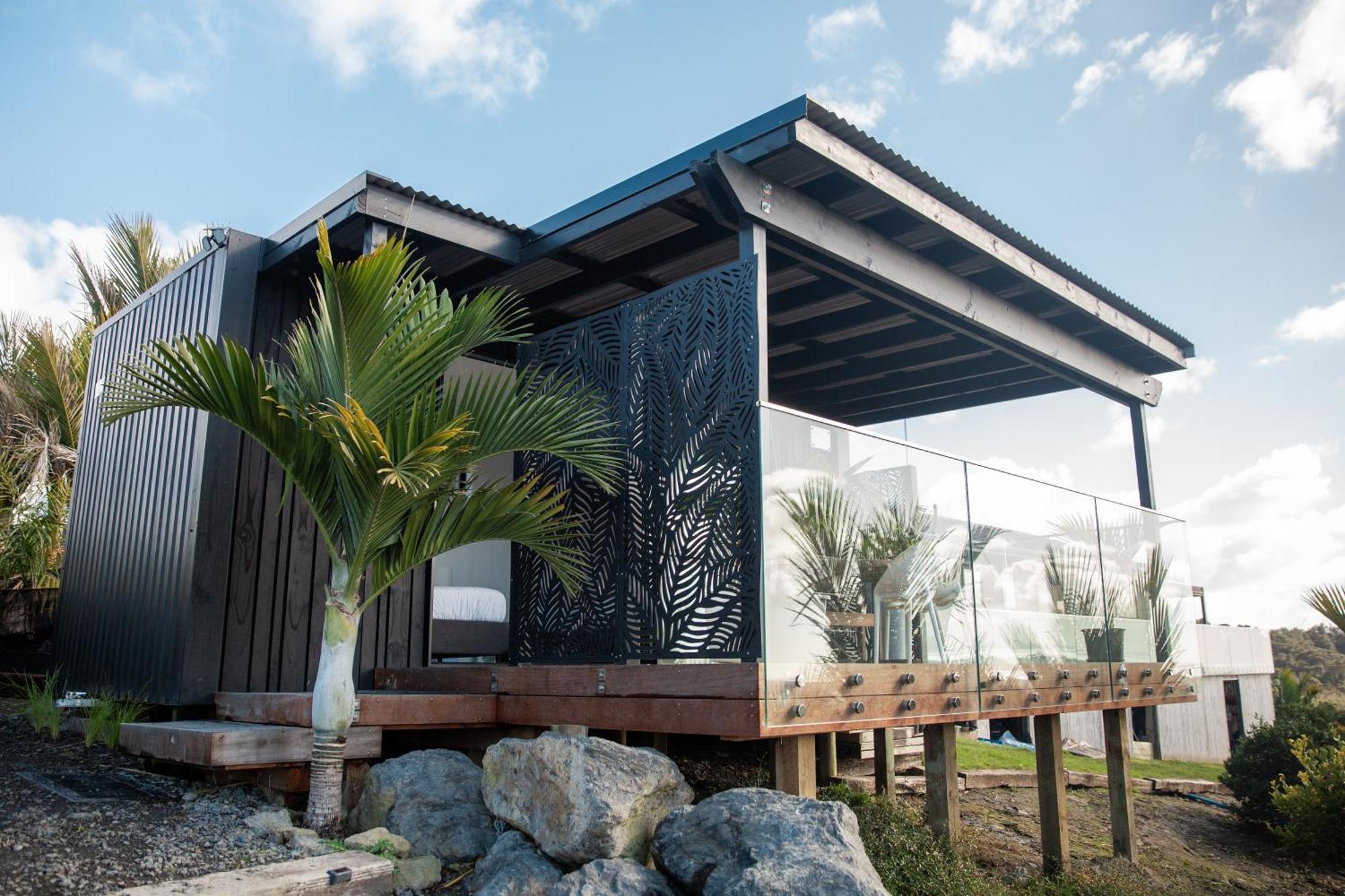 Aotearoa Surf Eco Pods Hotel Te Arai ภายนอก รูปภาพ