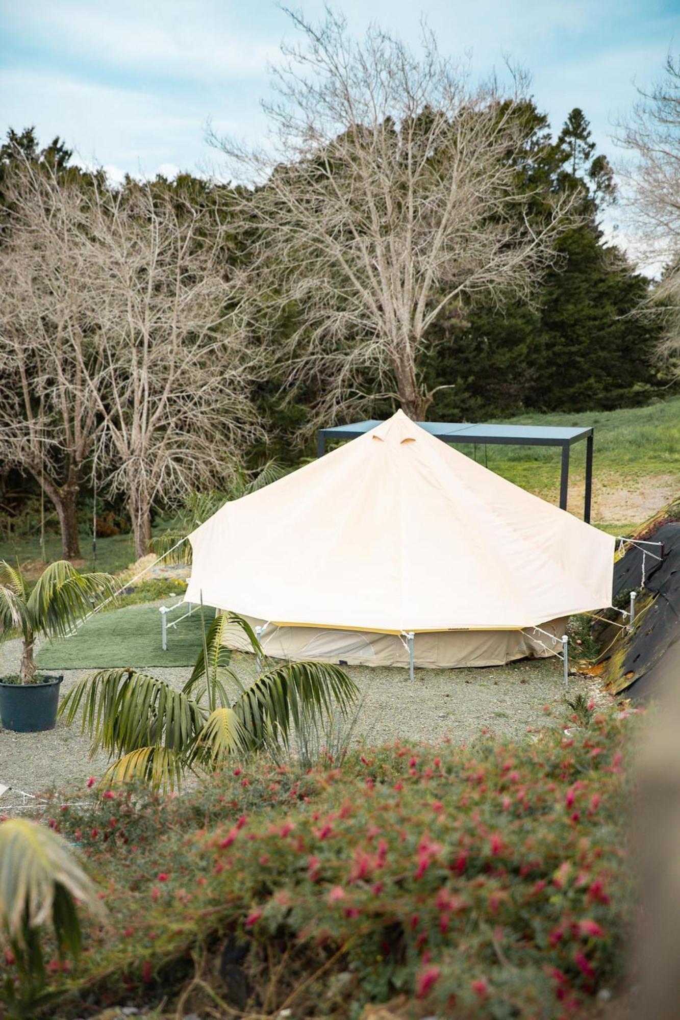 Aotearoa Surf Eco Pods Hotel Te Arai ภายนอก รูปภาพ