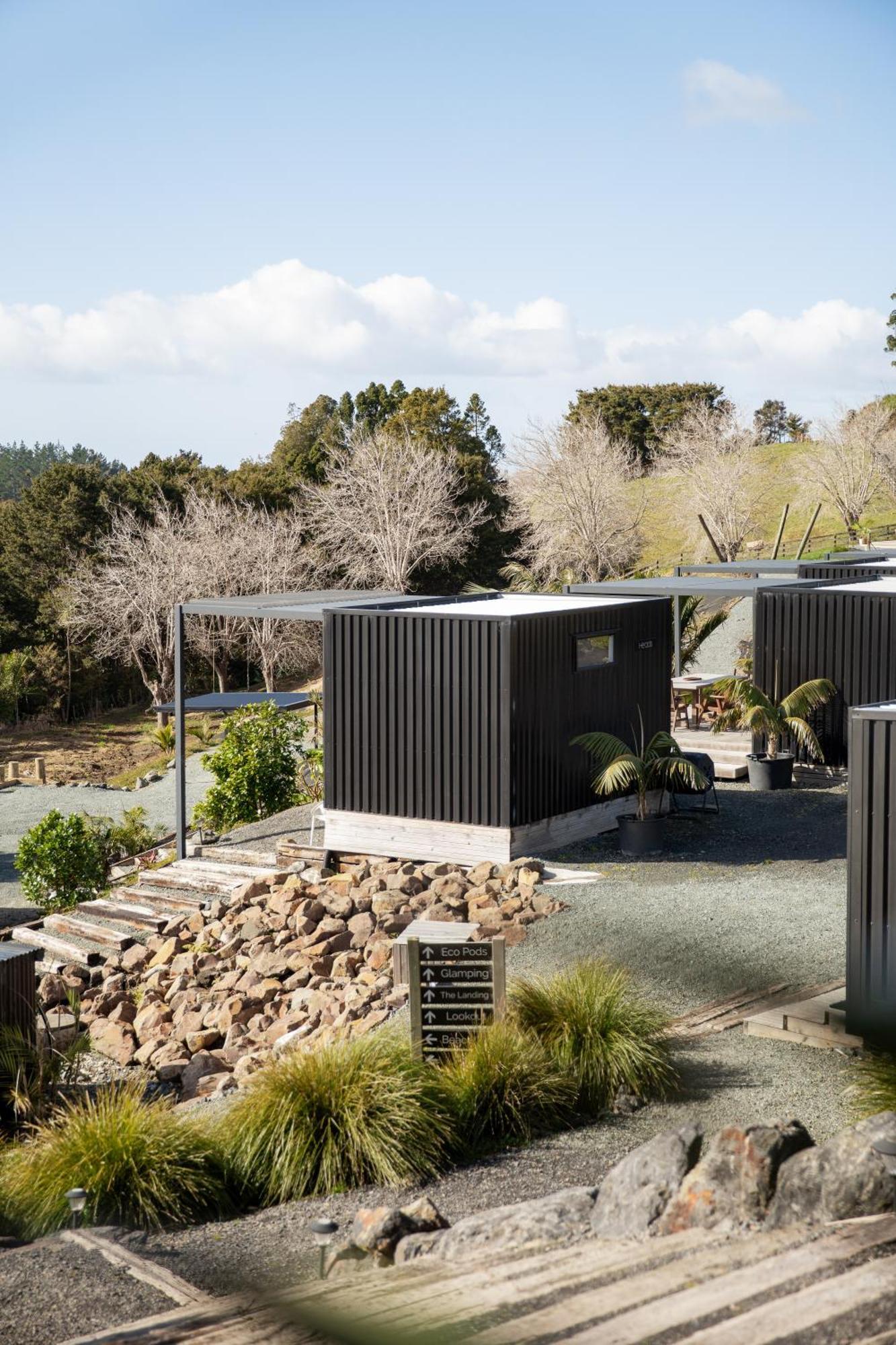 Aotearoa Surf Eco Pods Hotel Te Arai ภายนอก รูปภาพ
