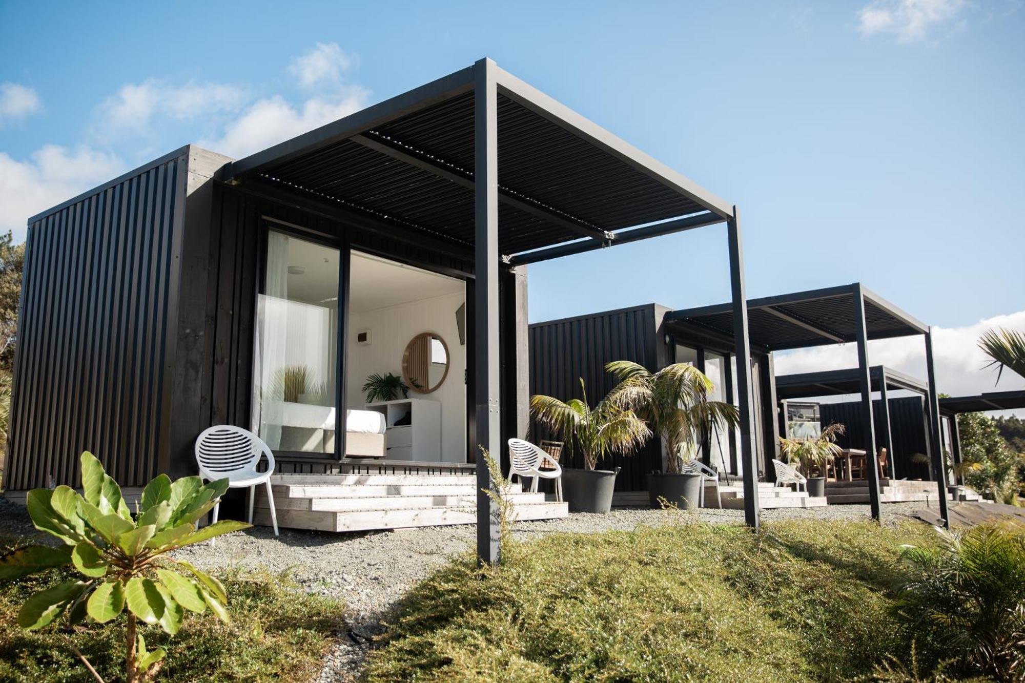Aotearoa Surf Eco Pods Hotel Te Arai ภายนอก รูปภาพ