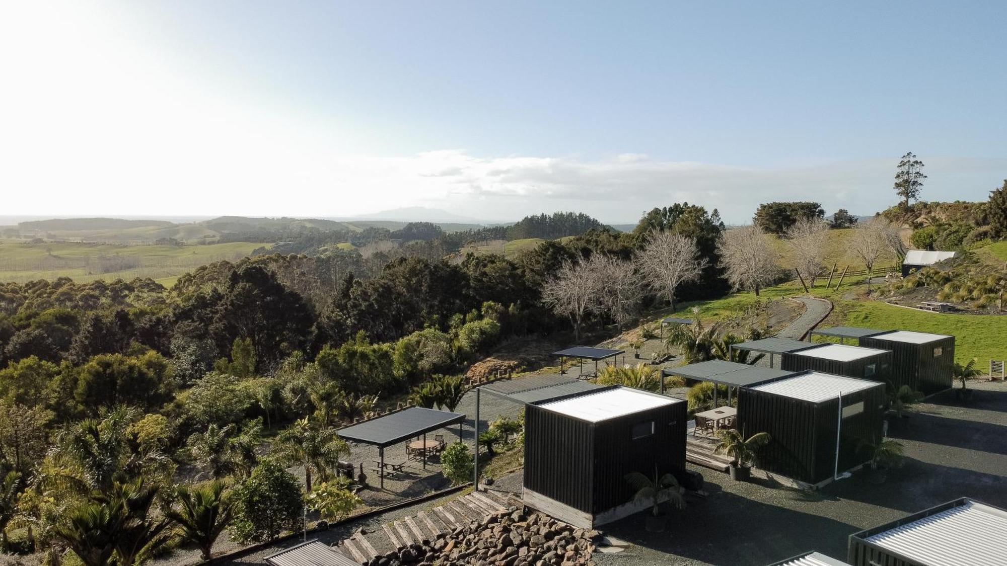 Aotearoa Surf Eco Pods Hotel Te Arai ภายนอก รูปภาพ