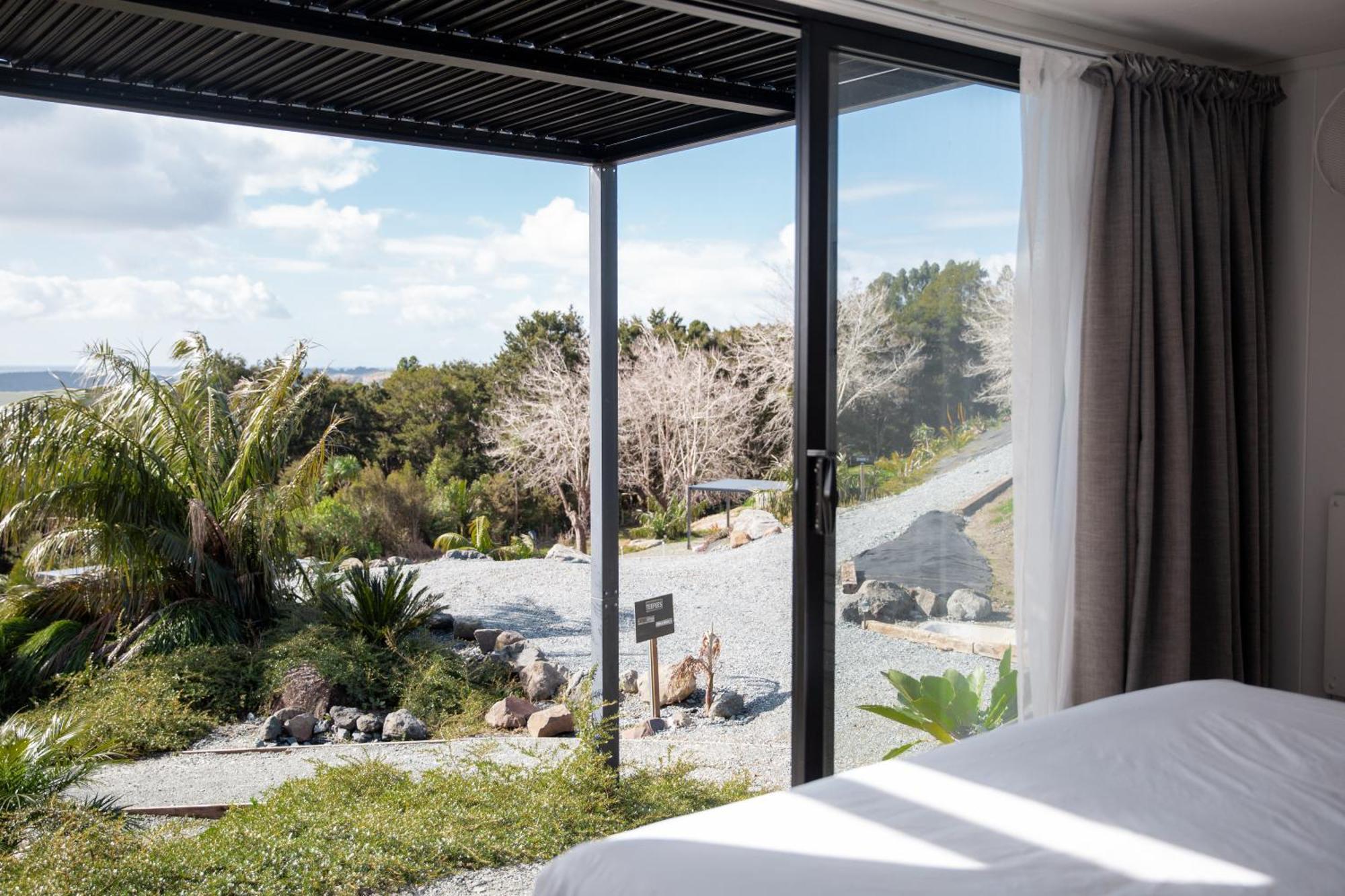Aotearoa Surf Eco Pods Hotel Te Arai ภายนอก รูปภาพ