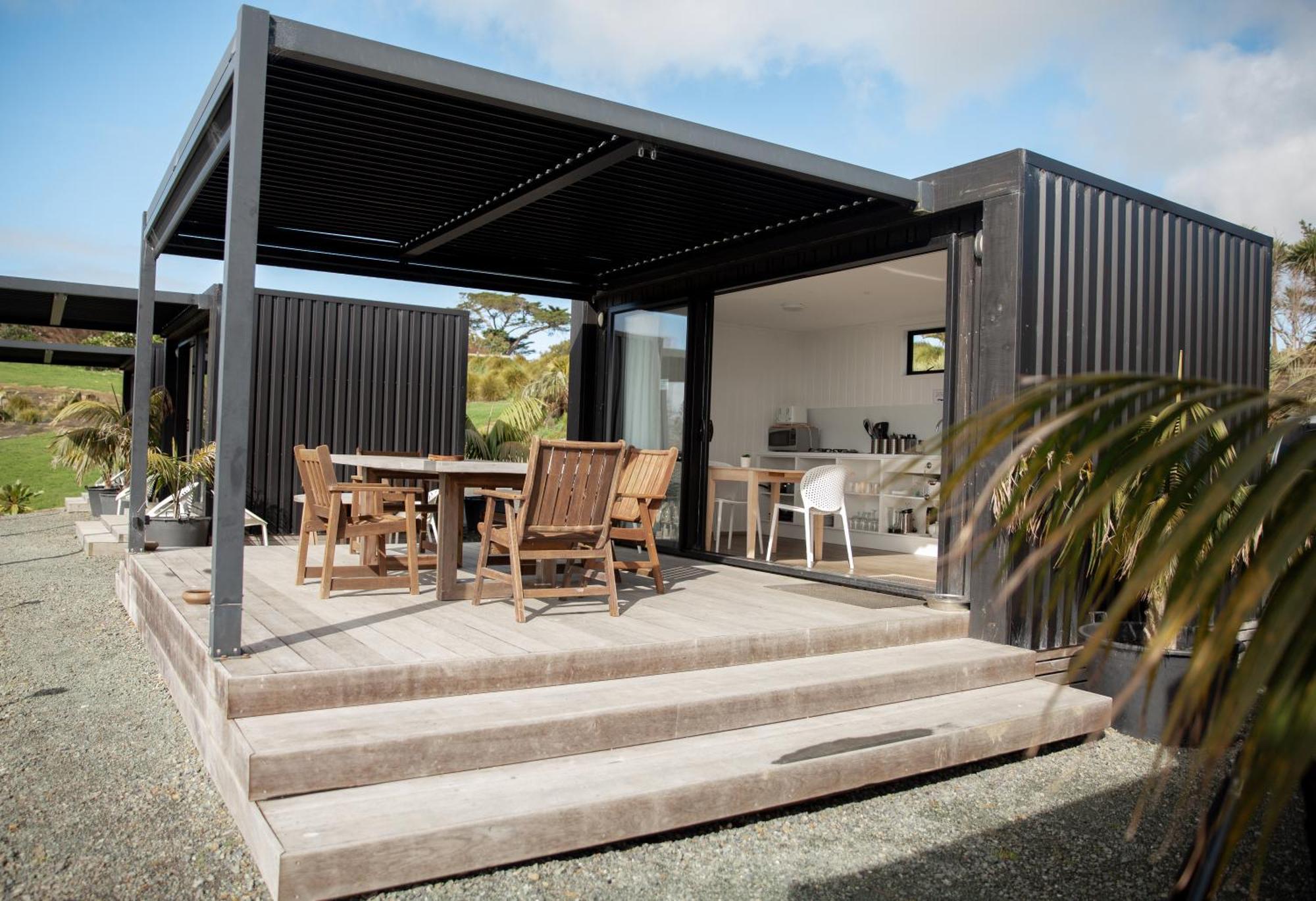 Aotearoa Surf Eco Pods Hotel Te Arai ภายนอก รูปภาพ