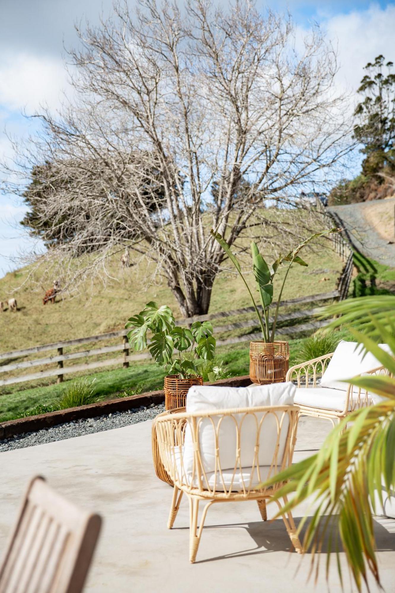 Aotearoa Surf Eco Pods Hotel Te Arai ภายนอก รูปภาพ