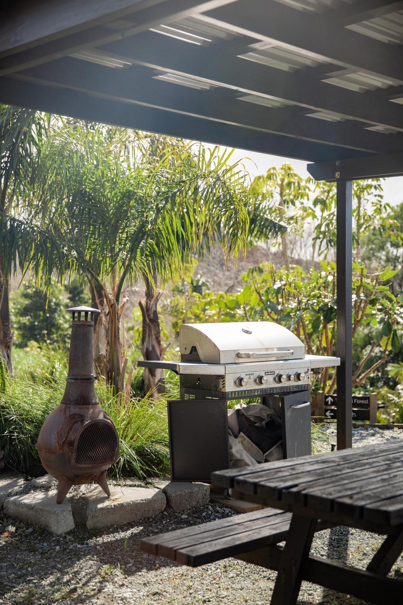 Aotearoa Surf Eco Pods Hotel Te Arai ภายนอก รูปภาพ