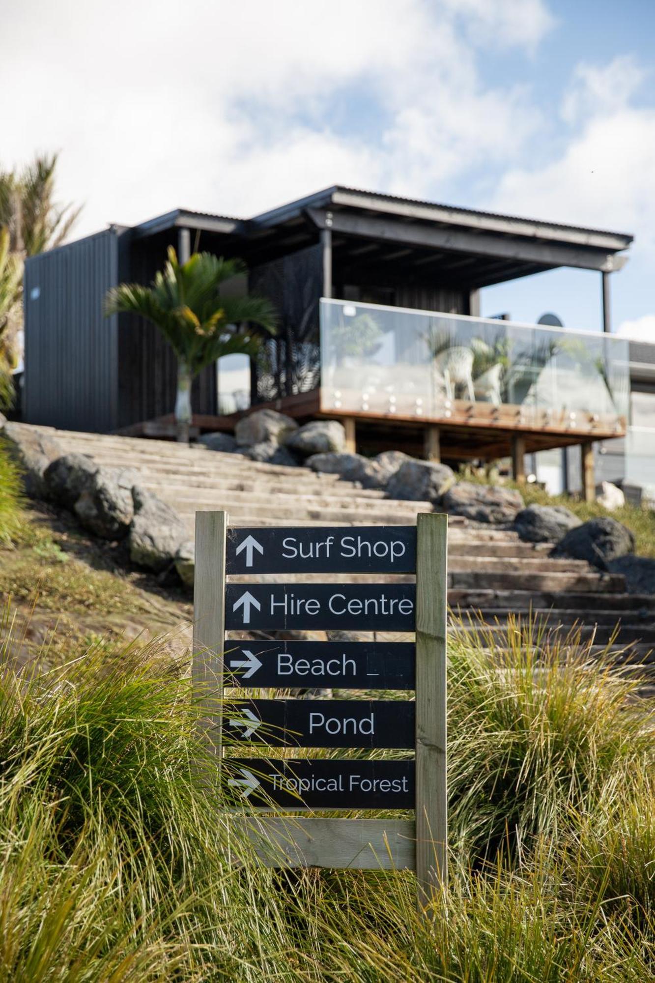 Aotearoa Surf Eco Pods Hotel Te Arai ภายนอก รูปภาพ