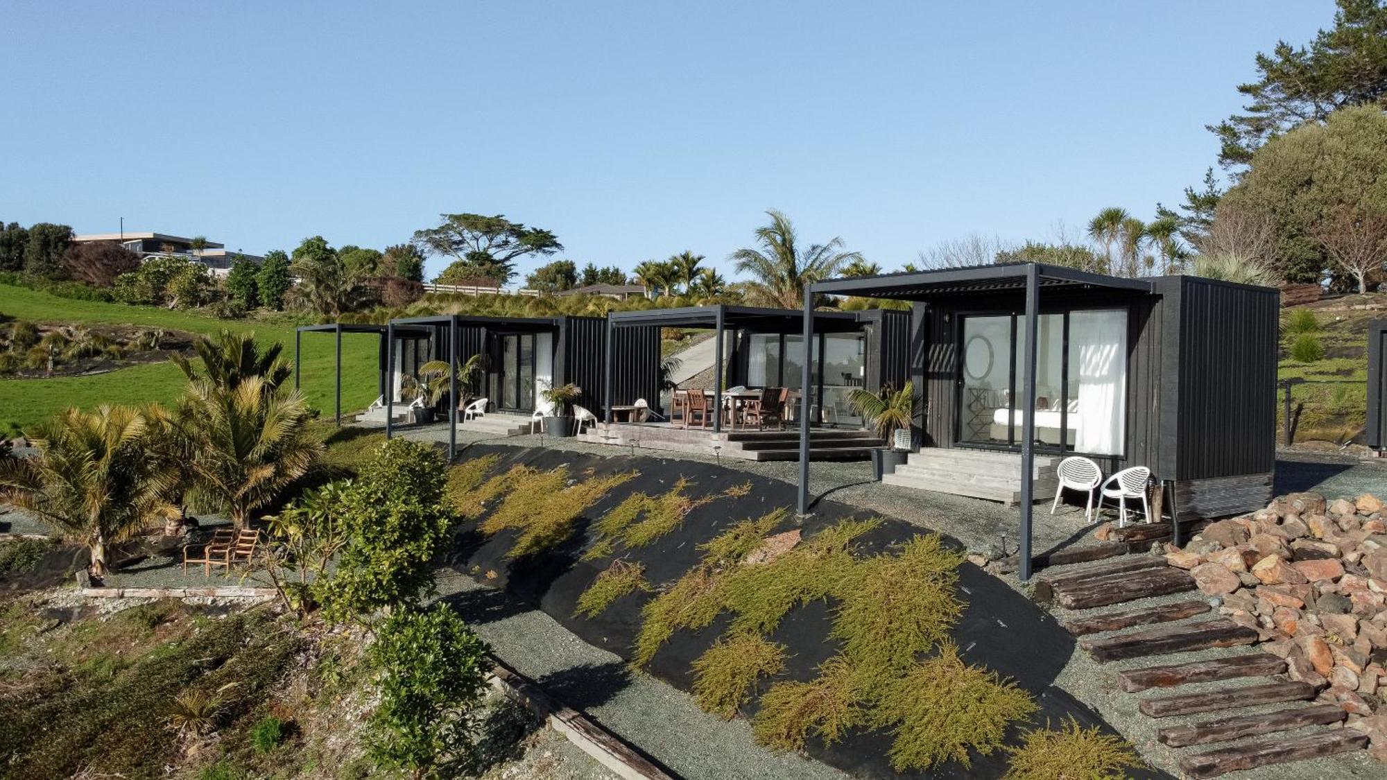 Aotearoa Surf Eco Pods Hotel Te Arai ภายนอก รูปภาพ