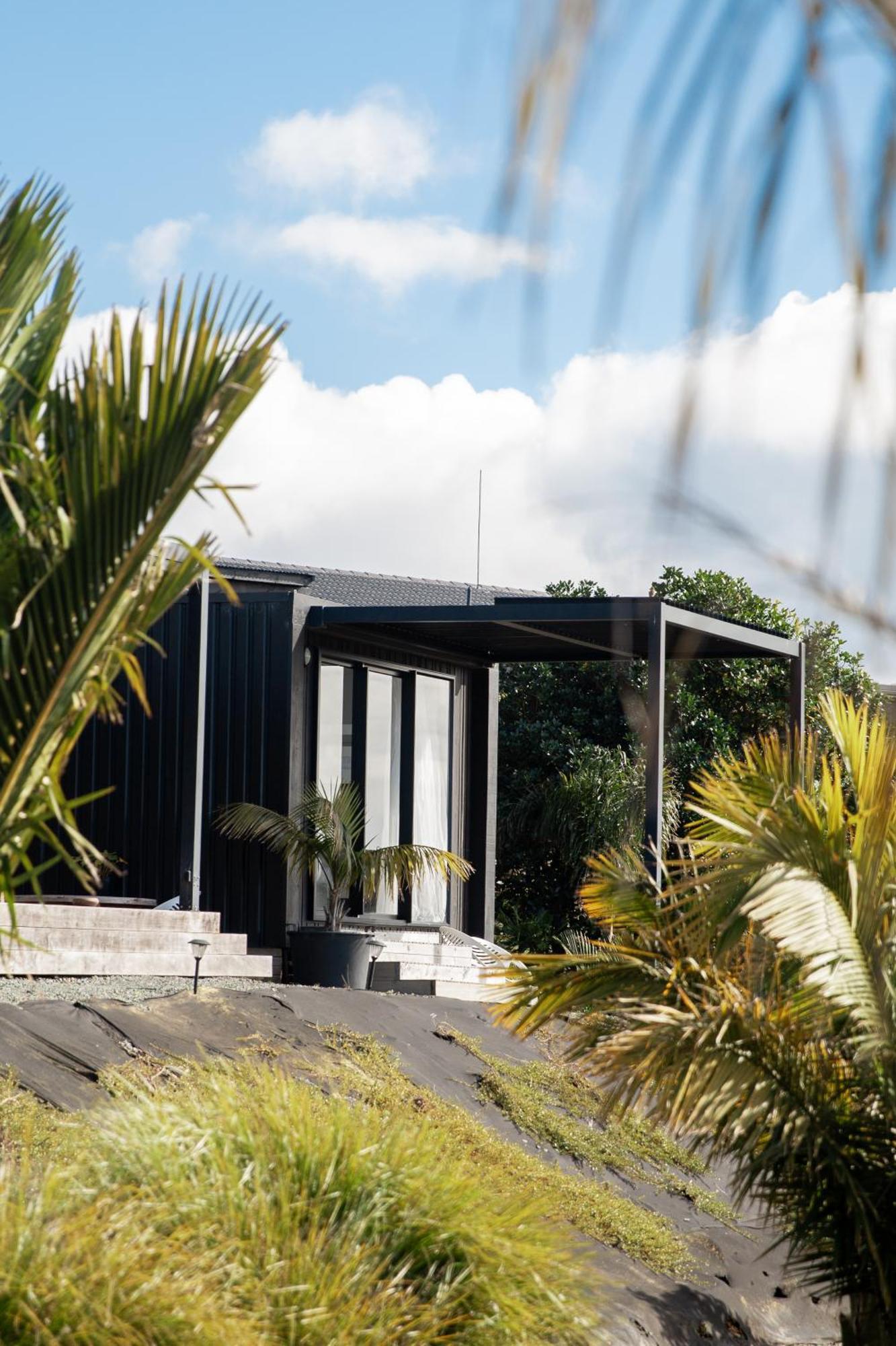 Aotearoa Surf Eco Pods Hotel Te Arai ภายนอก รูปภาพ